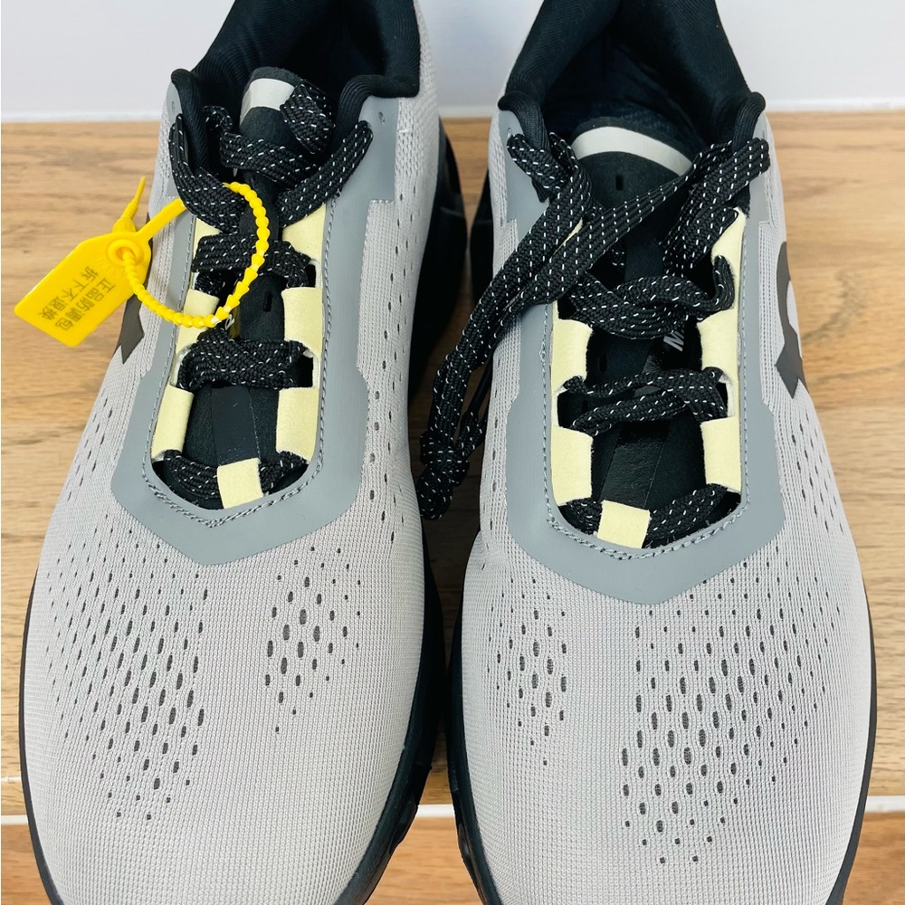 Stylish Gray Athletic Shoes for Men